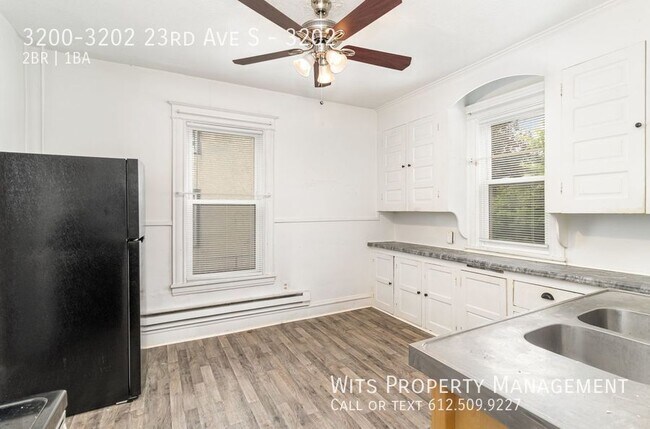 Building Photo - 3200-3202 23rd Ave S-3202