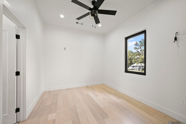 Building Photo - 9825 Fawn Vw Dr