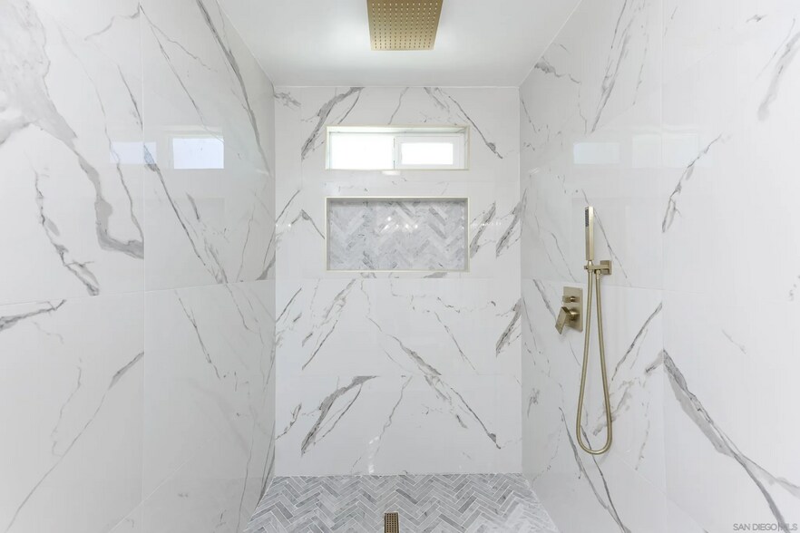 Masterbedroom Bath - 10967 Salinas Way