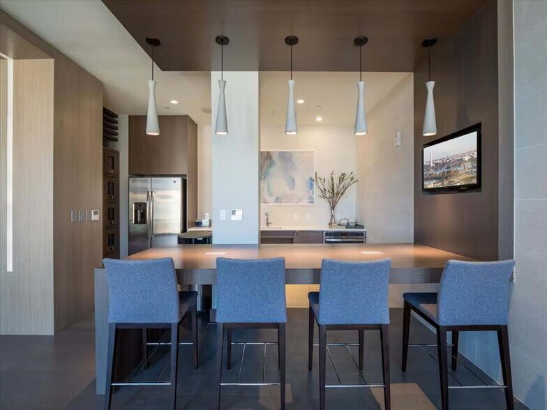 Building Photo - 400 Army Navy Dr