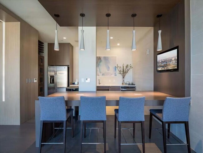 Building Photo - 400 Army Navy Dr