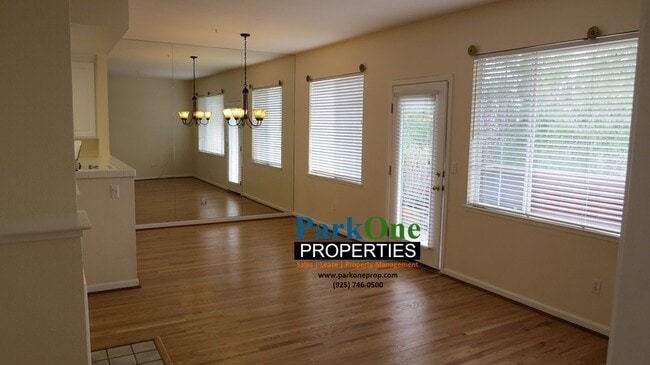 Building Photo - Great Ground Floor San Ramon Condo with Attached Garage, Now Available!!