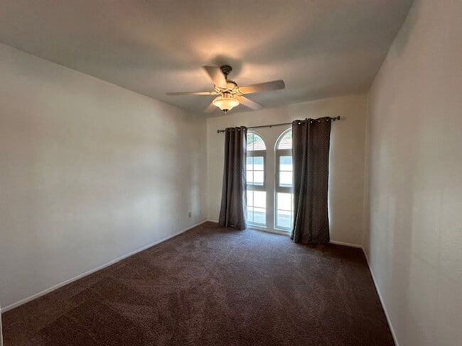 Building Photo - Westlake Village Upper Unit in Village Gre...