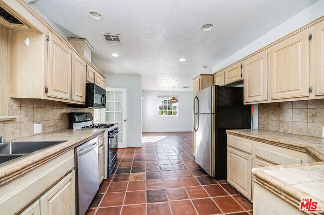 Building Photo - 10440 Johanna Ave