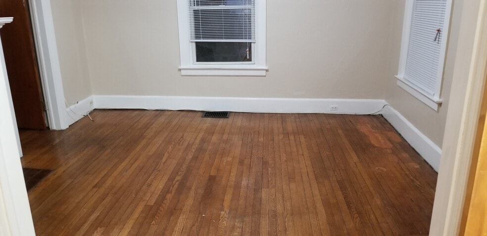 Building Photo - 33 Lafayette St