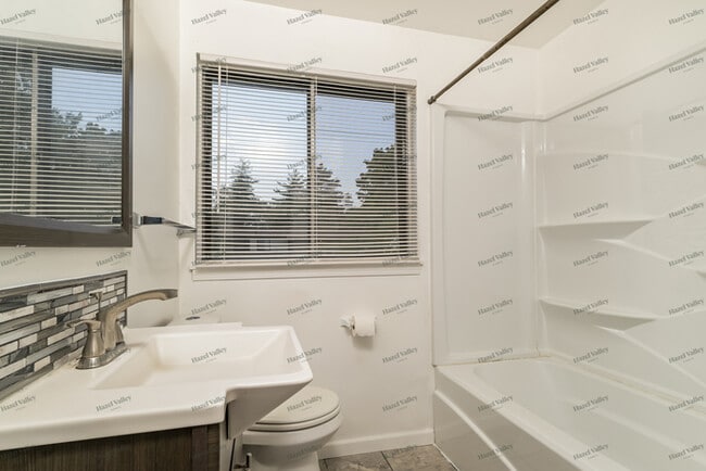 Building Photo - 765 Hazelvalley Dr