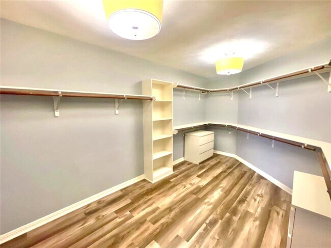 Building Photo - 1622 Cohn St