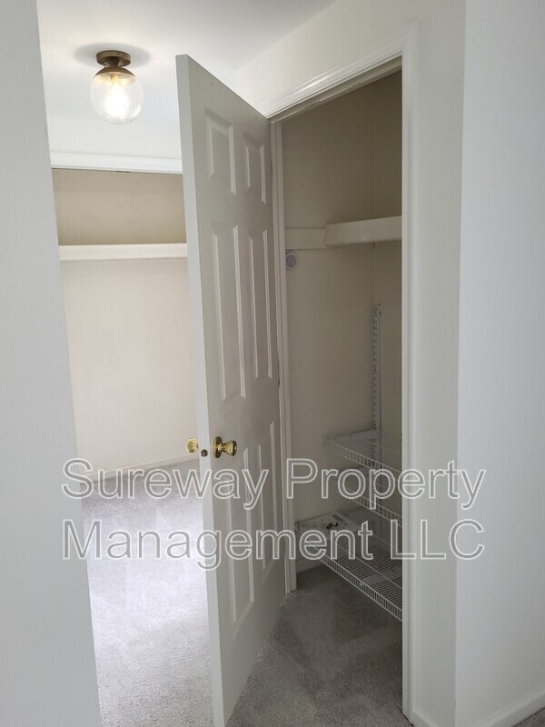 Building Photo - 329 Catch Penny Ln
