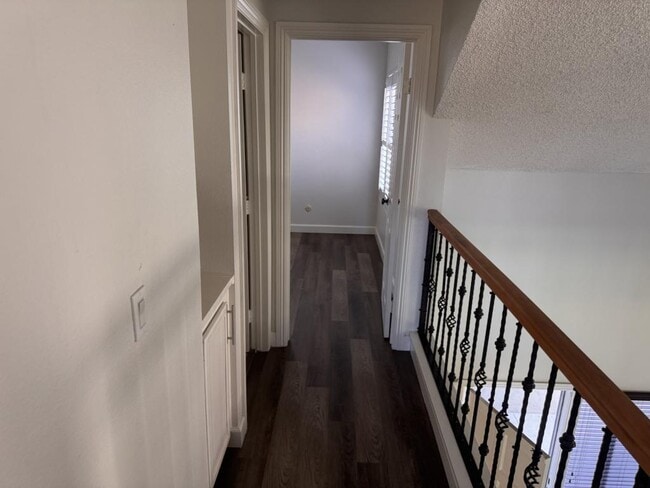 Building Photo - 4629 Villas Ct