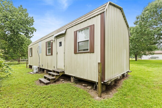 Building Photo - 12039 Anderson Rd