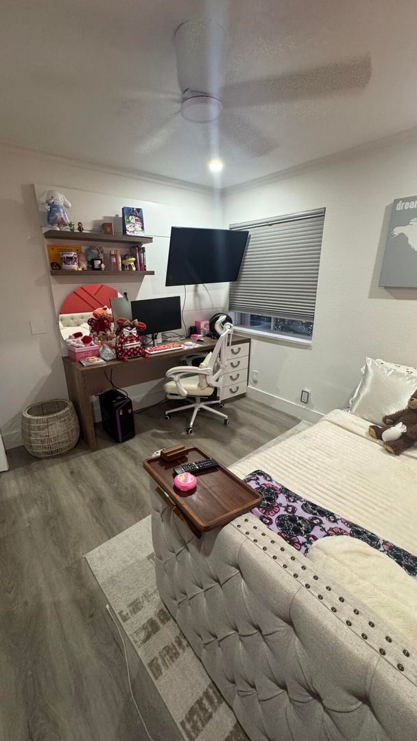 Building Photo - 672 NW 45th Ave