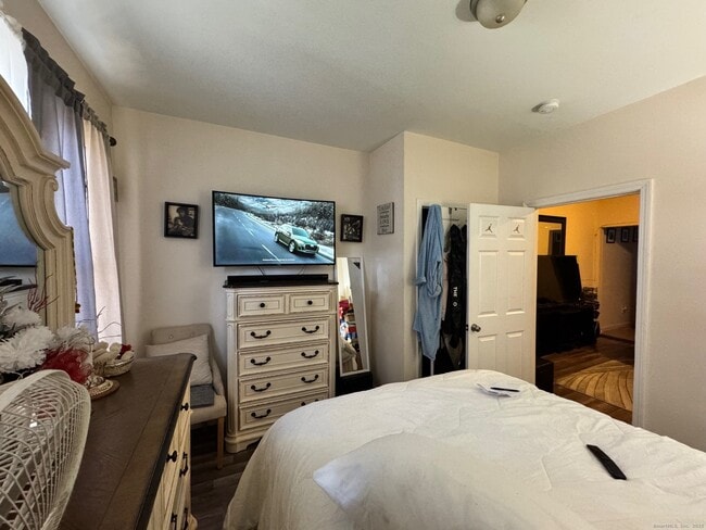 Building Photo - 204 Magnolia St