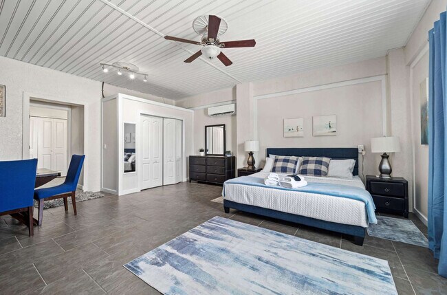 Building Photo - 42 Moody Dr