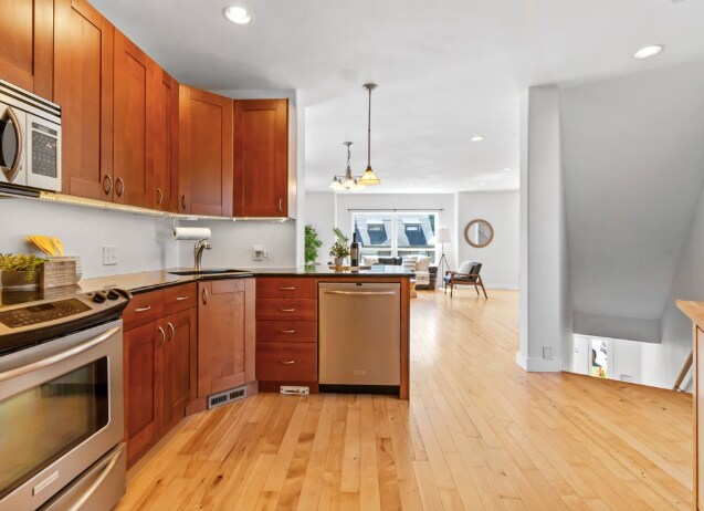 Building Photo - 3131 NE Wasco St