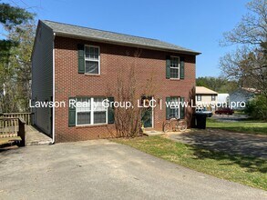Building Photo - Woodland 5506-5508