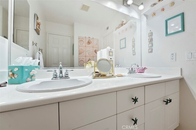 Building Photo - 5643 Willowmere Ln