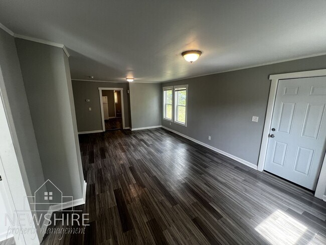 Building Photo - Recently Remodeled 3 Bedroom Home with Large Backyard and Covered Front Porch