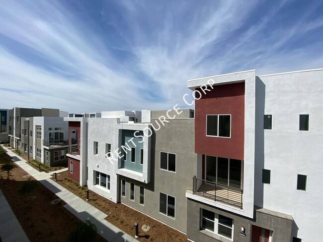 Building Photo - 3 Bedroom, 2022 New Construction Flat w/ S...