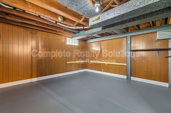 Building Photo - 8881 Darnell Pl