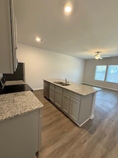 Building Photo - 144 Village Green Dr