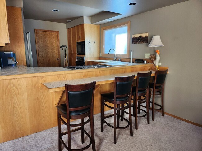 Building Photo - River Village Condominium Unit #8 - Riverf...