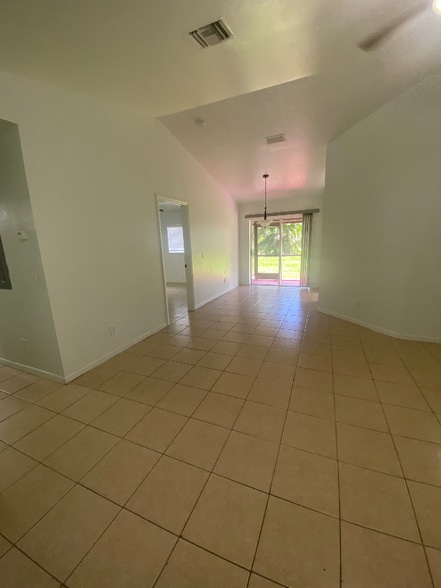 Building Photo - 4631 29th St SW