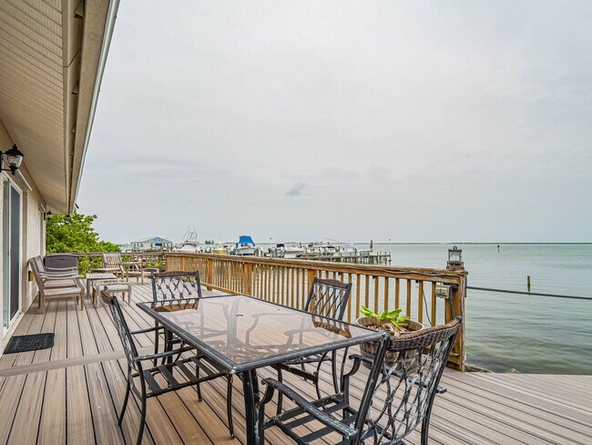 Building Photo - 1716 Indian River Dr