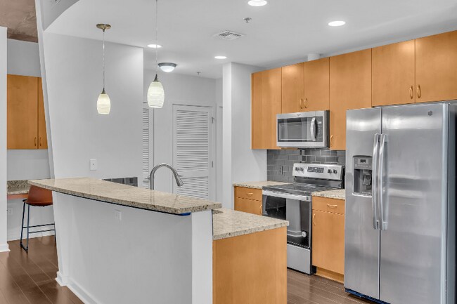 Building Photo - 301 Demonbreun St