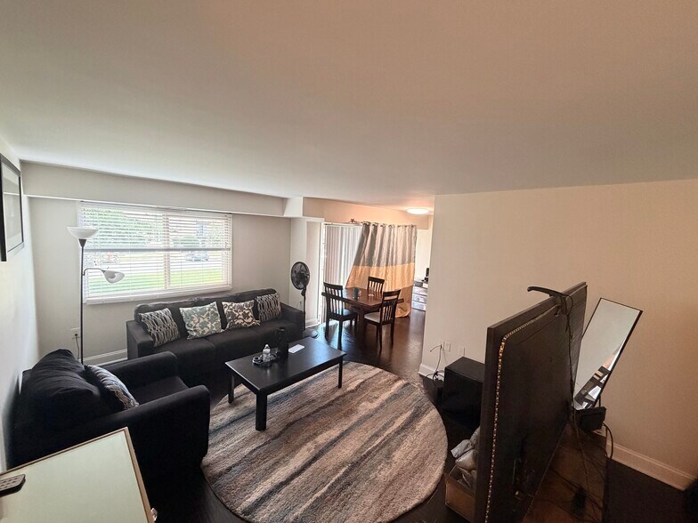 Building Photo - 1604 Renate Dr