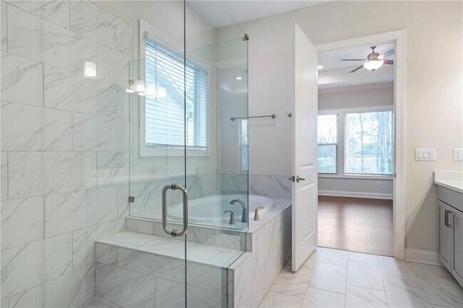 Building Photo - 3430 Steinbeck St