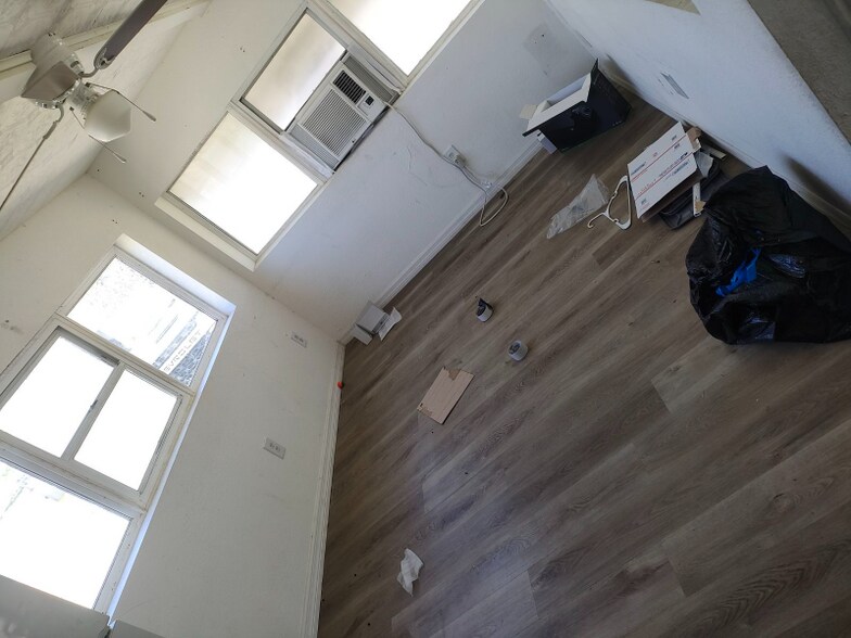 Building Photo - 2051 Pleasure Dr