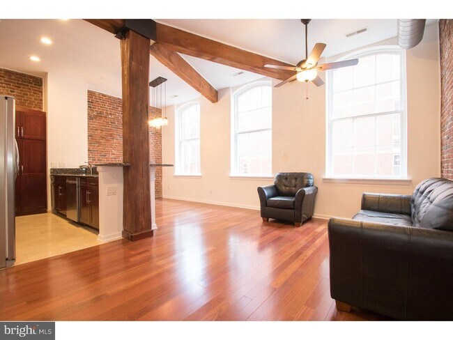 Building Photo - 12 S Letitia St