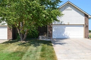 Building Photo - 6022 E Ironhorse Cir