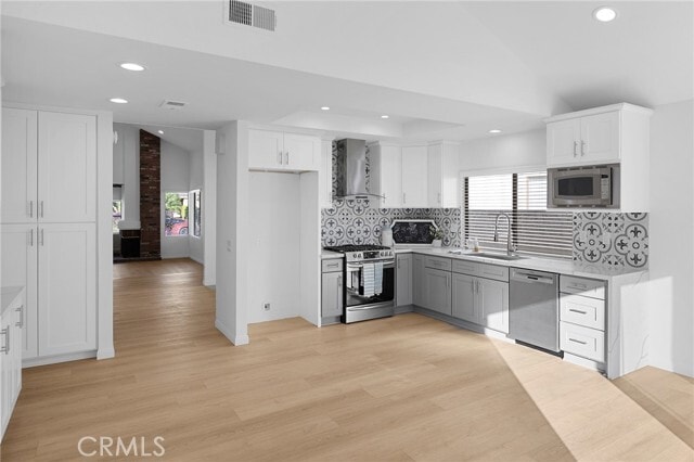 Building Photo - 11 Hunter