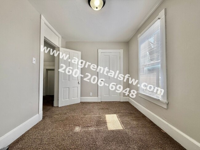 Building Photo - 3 Bedroom House