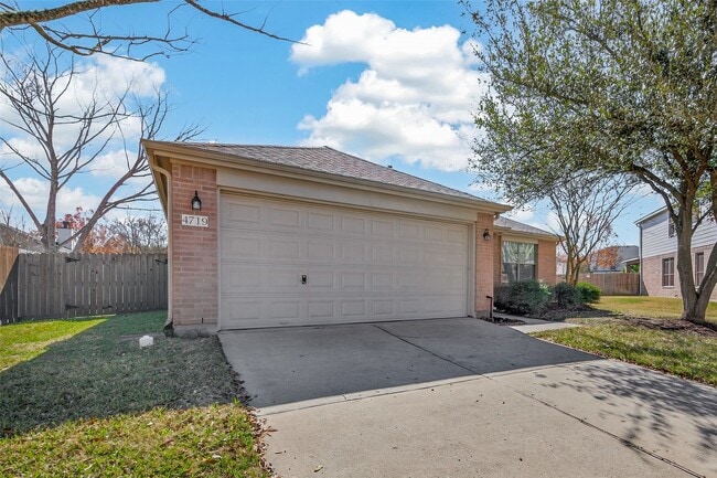 Building Photo - 4719 Silver Spruce Ln