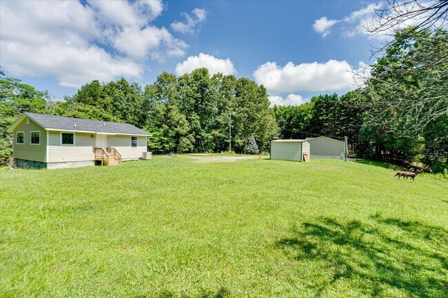 Building Photo - 840 Emery Rd
