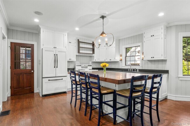 Building Photo - 6 Summit Ave