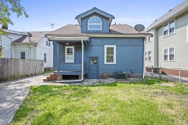 Building Photo - 11408 Headley Ave