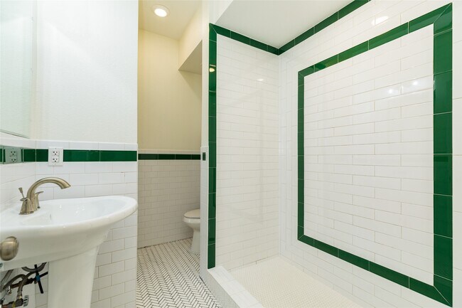 Building Photo - 2516 Avenue K