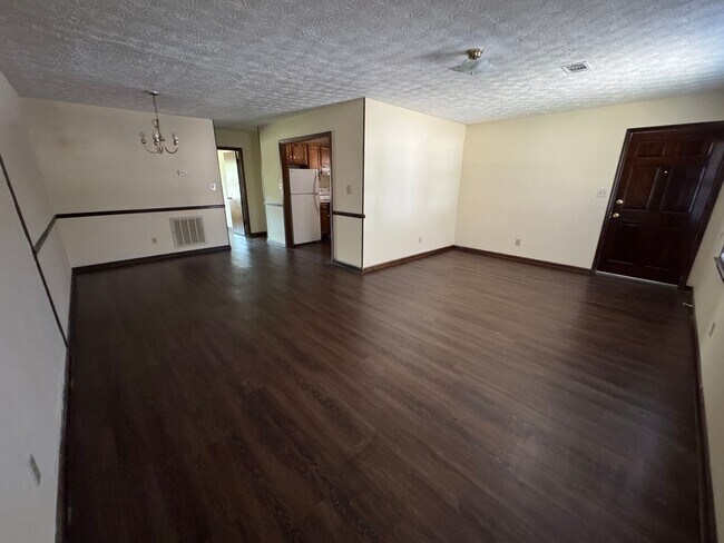 Building Photo - 125 Williamson St