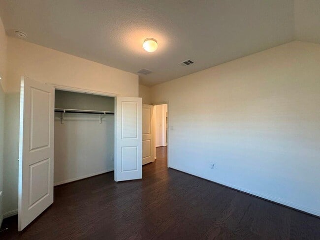 Building Photo - 1425 Morning View Rd