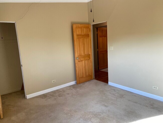 Building Photo - 230 Kenston Ct