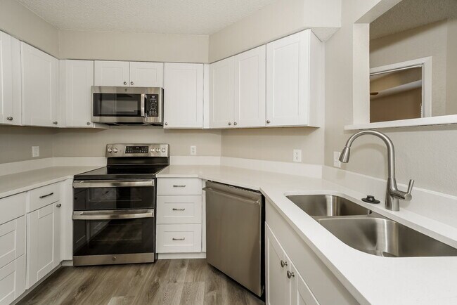 Building Photo - 10312 Lone Pine Ln