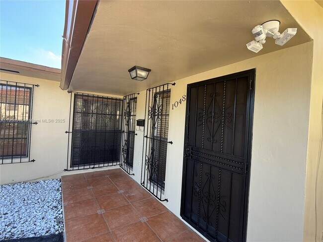 Building Photo - 1048 NW 32nd Pl