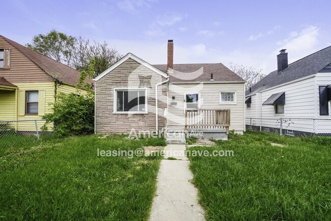 Building Photo - 982 E 14th Ave