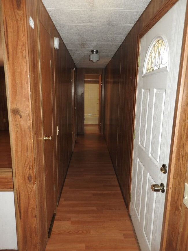 Building Photo - Corner Lot