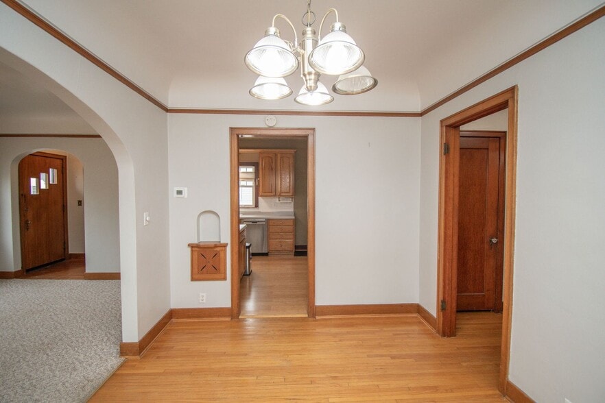 Building Photo - 2116 S Euclid Ave