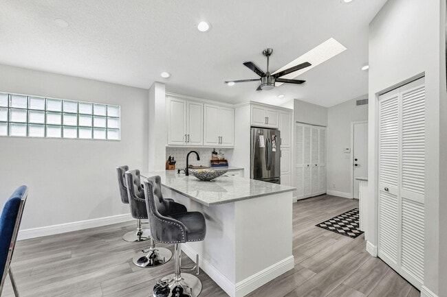 Building Photo - 7946 Sailing Shores Terrace