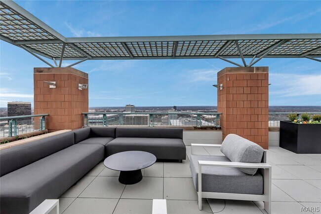 Building Photo - 8025 Maryland Ave